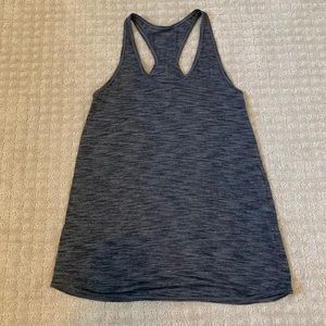 lululemon essential tank, size 2